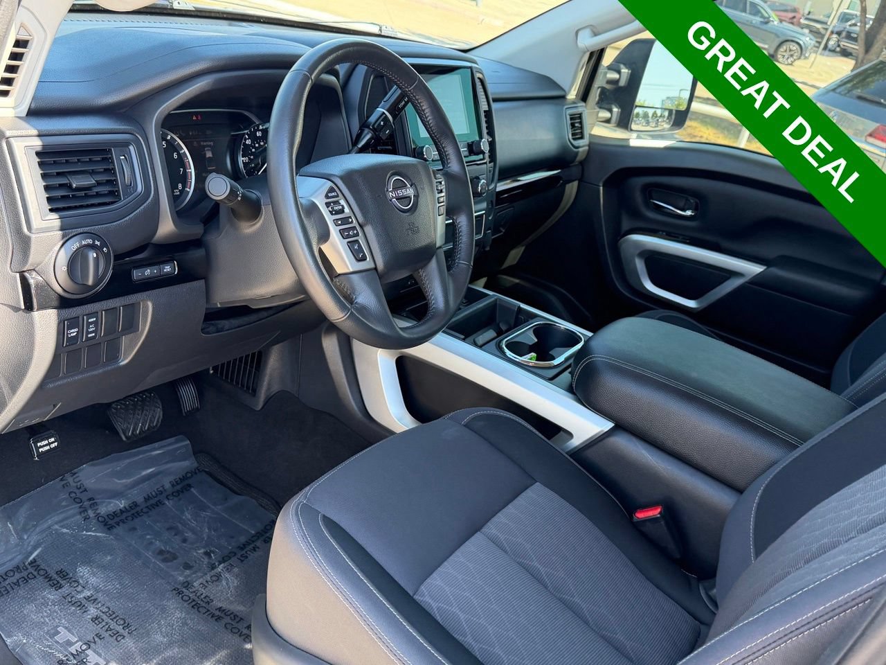 Used 2024 Nissan Titan SV w/ SV Convenience Package RWD image 14