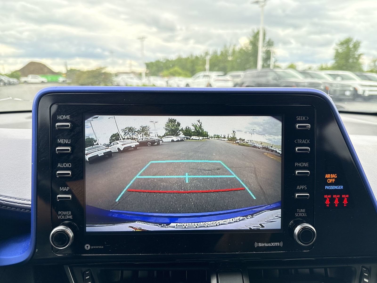 Used 2020 Toyota C-HR XLE FWD image 18