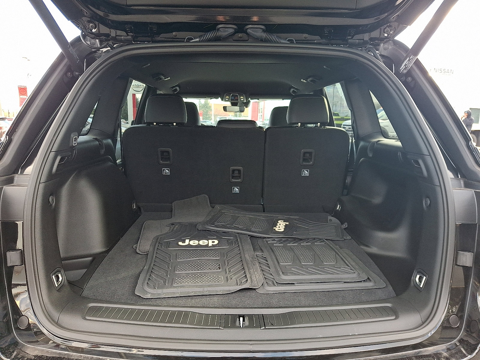 Used 2025 Jeep Grand Cherokee Limited w/ Trailer Tow Package image 29