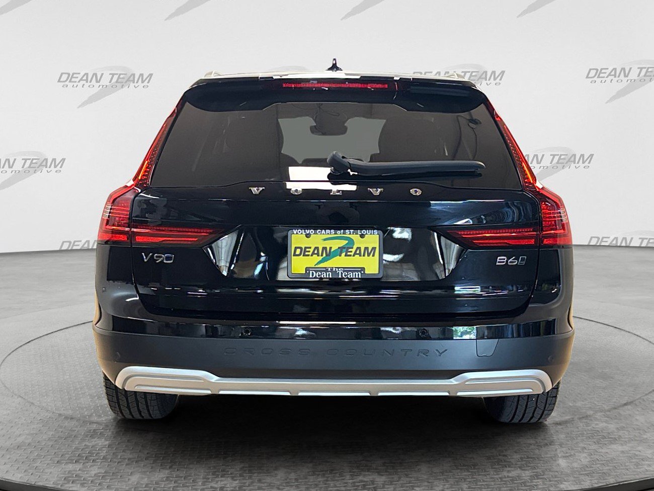 Used 2023 Volvo V90 B6 Cross Country Plus AWD/4WD image 8