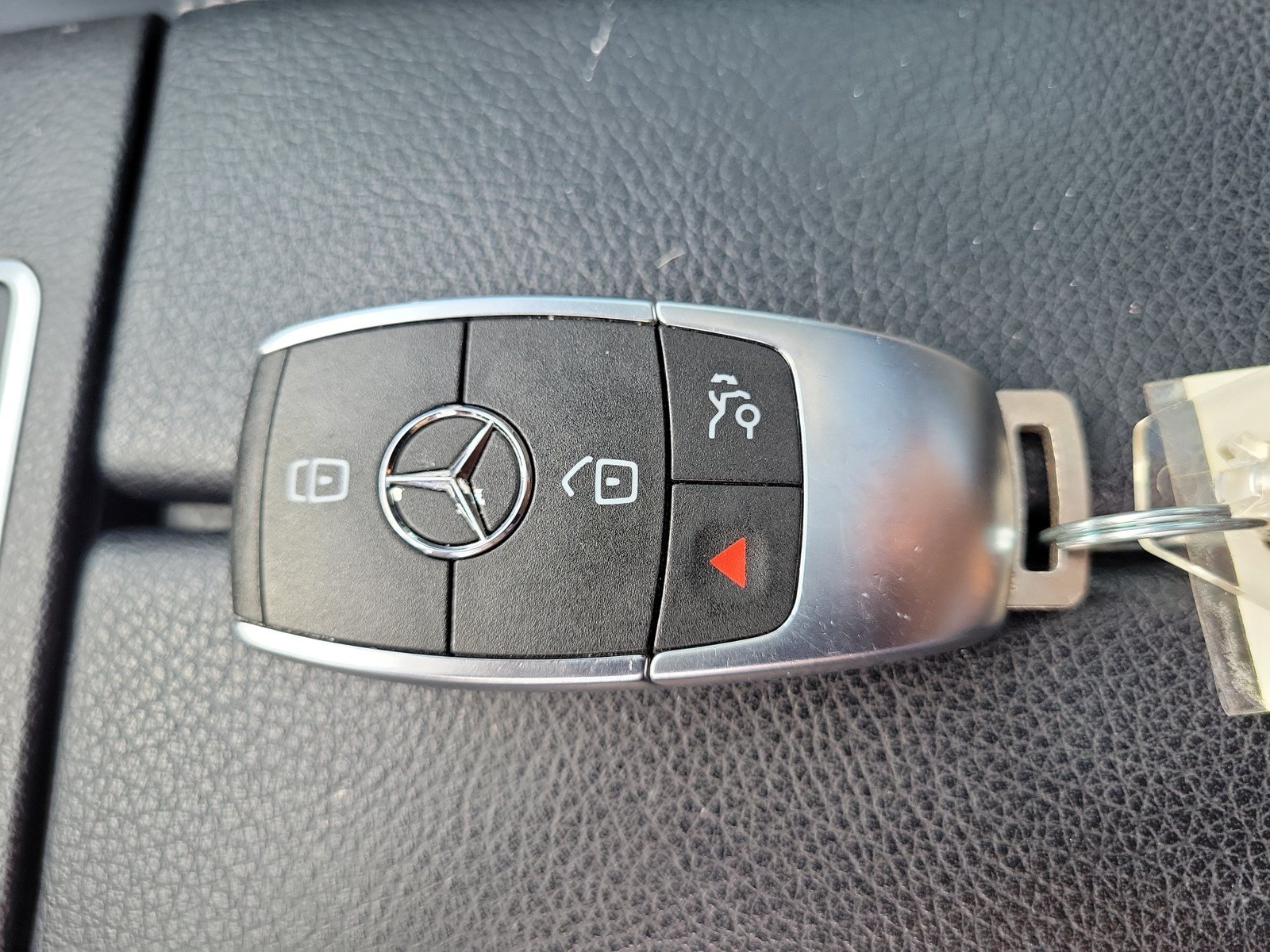 Used 2020 Mercedes-Benz GLB 250 4MATIC image 33