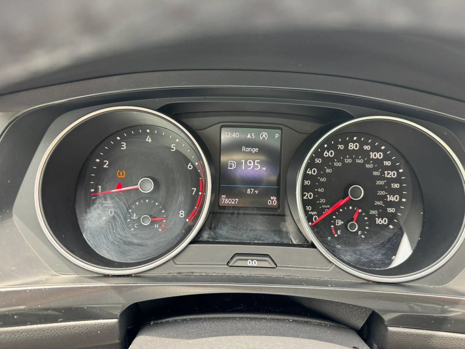 Used 2018 Volkswagen Tiguan SEL FWD image 22