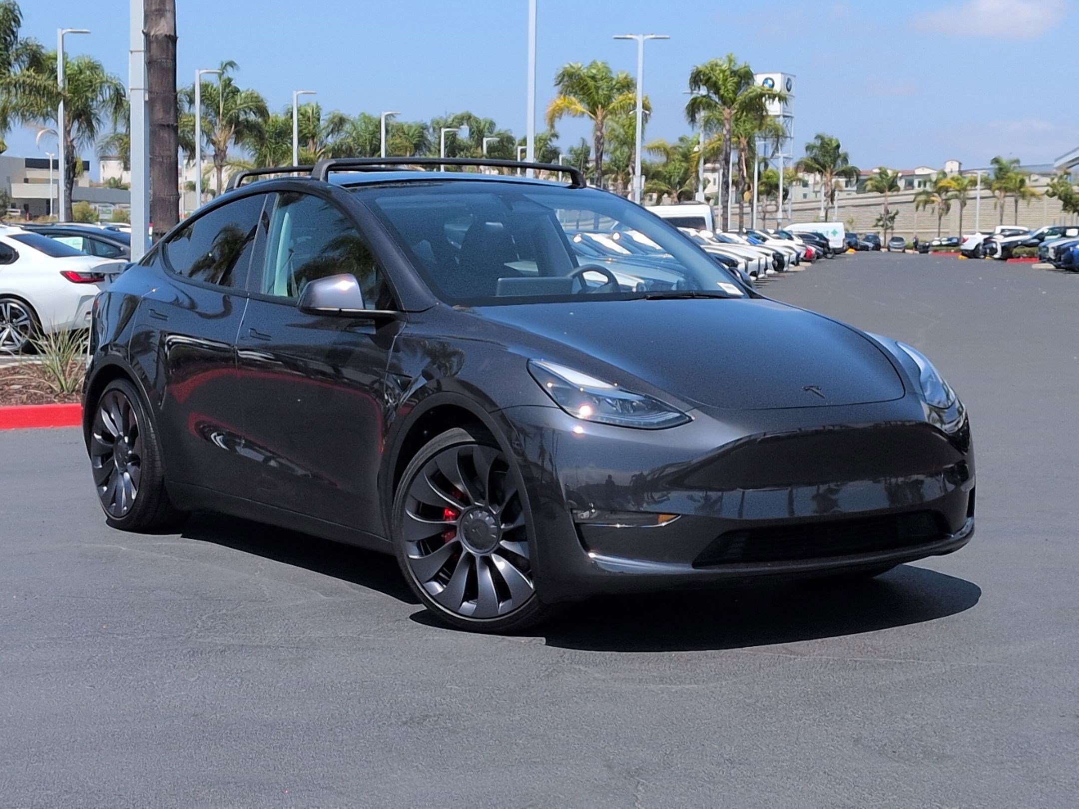 Used 2025 Tesla Model Y Performance AWD/4WD image 2
