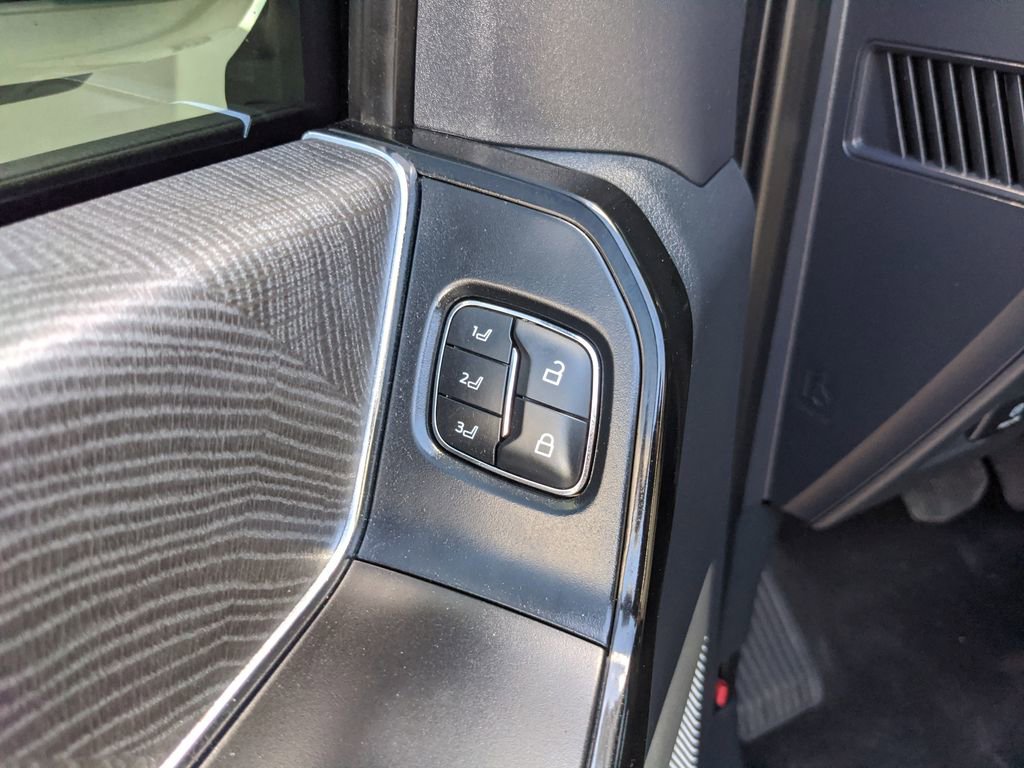 Used 2024 Ford F150 Lightning Platinum image 24