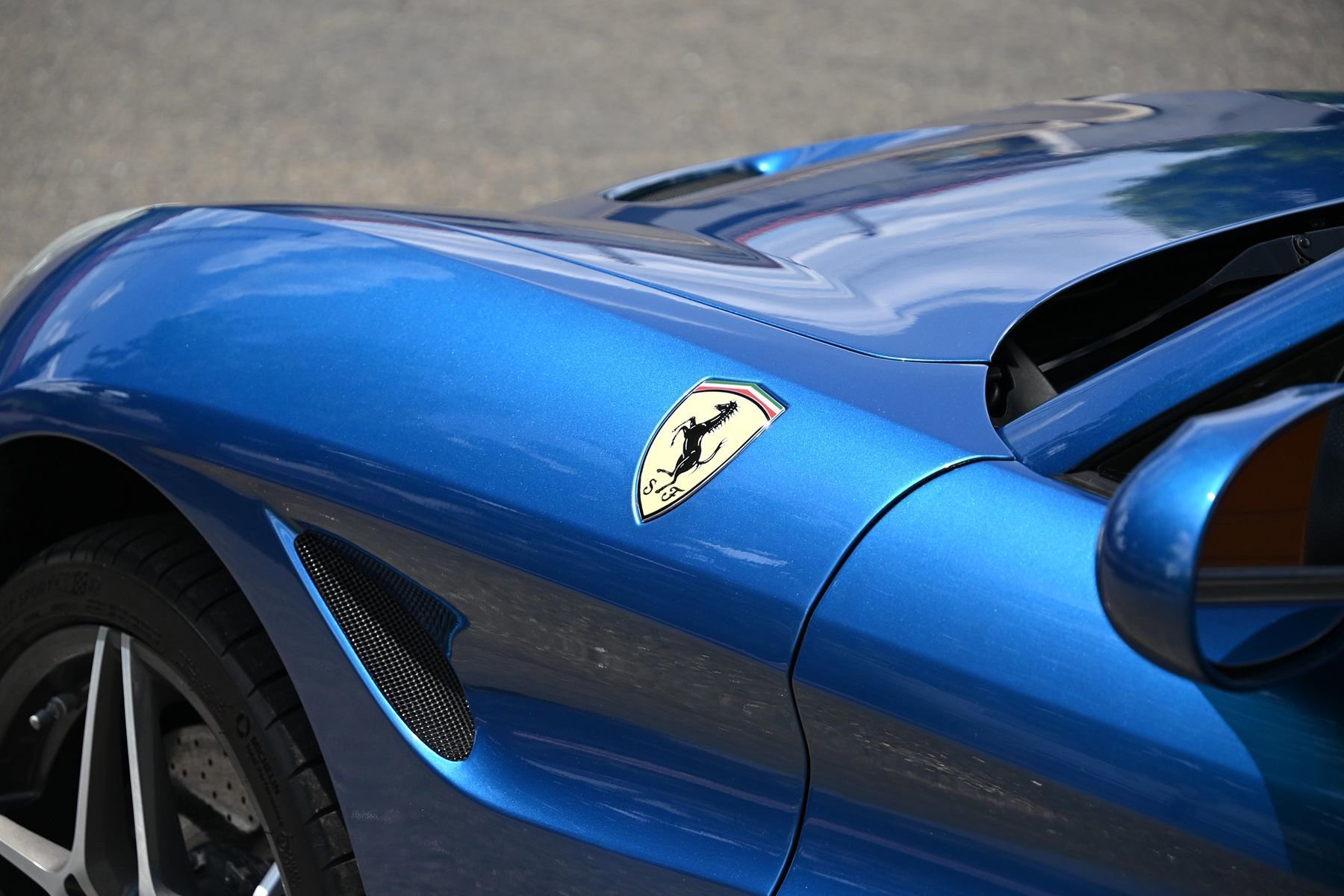 Used 2015 Ferrari California T RWD image 24