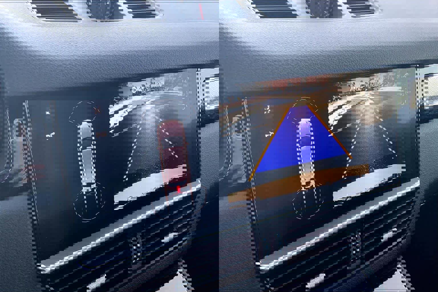 Certified 2022 Porsche Cayenne Platinum Edition image 54