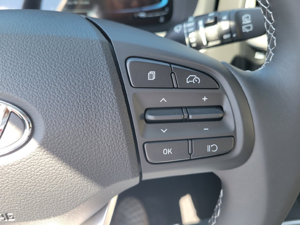 New 2026 Hyundai Venue SEL FWD image 19