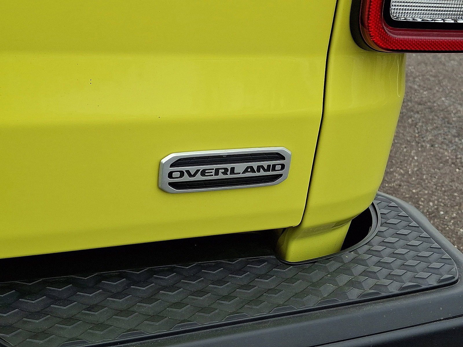 Used 2023 Jeep Gladiator Overland AWD/4WD image 30