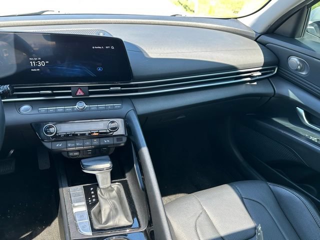 Used 2023 Hyundai Elantra Limited w/ Cargo Package FWD image 12