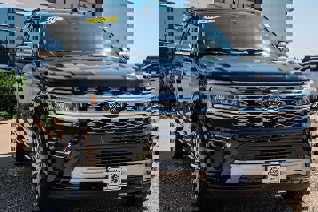 Used 2024 Ford Expedition Platinum image 7