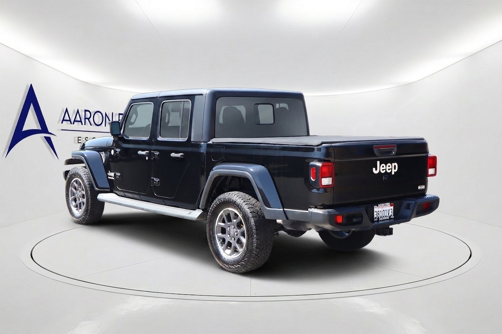 Used 2020 Jeep Gladiator Overland w/ Trailer Tow Package AWD/4WD image 7