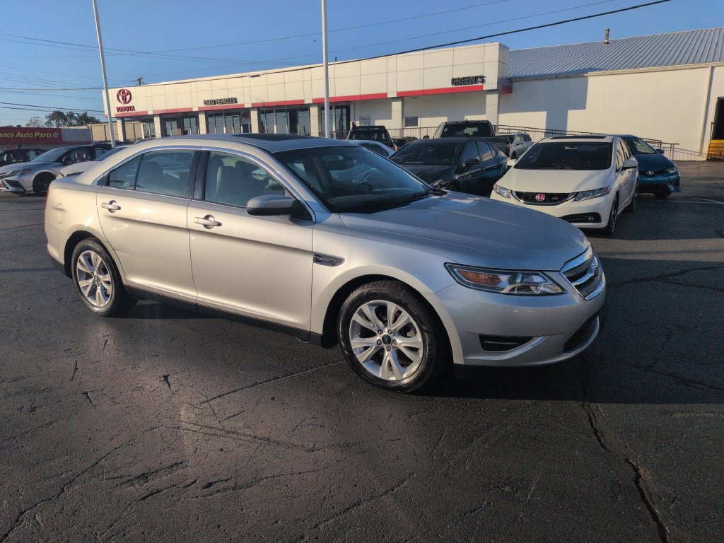 Used 2012 Ford Taurus SEL FWD image 7