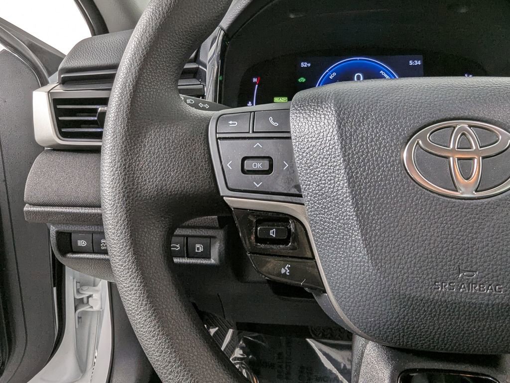 Certified 2026 Toyota Camry LE image 32