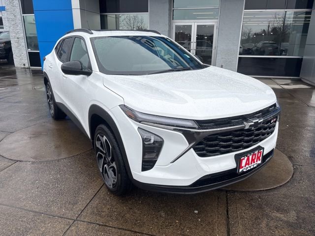 Used 2024 Chevrolet Trax RS w/ Sunroof Package image 2