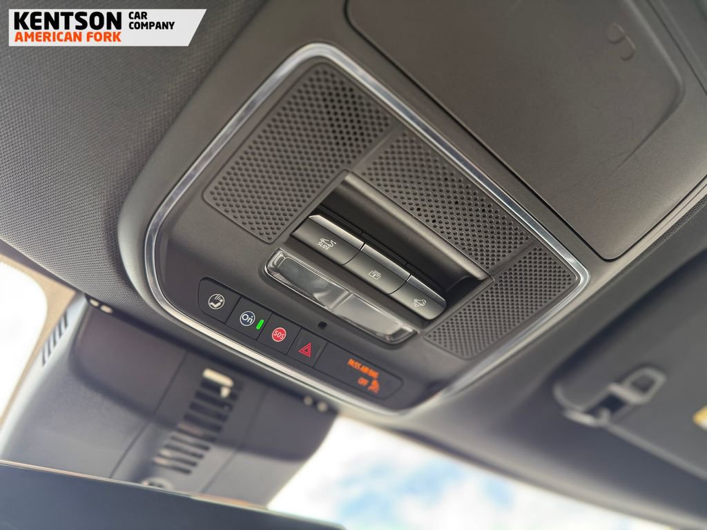 Used 2025 Chevrolet Traverse RS w/ LPO, Floor Liner Package image 33