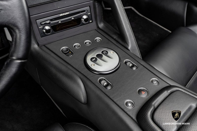 Used 2006 Lamborghini Murcielago Roadster image 47