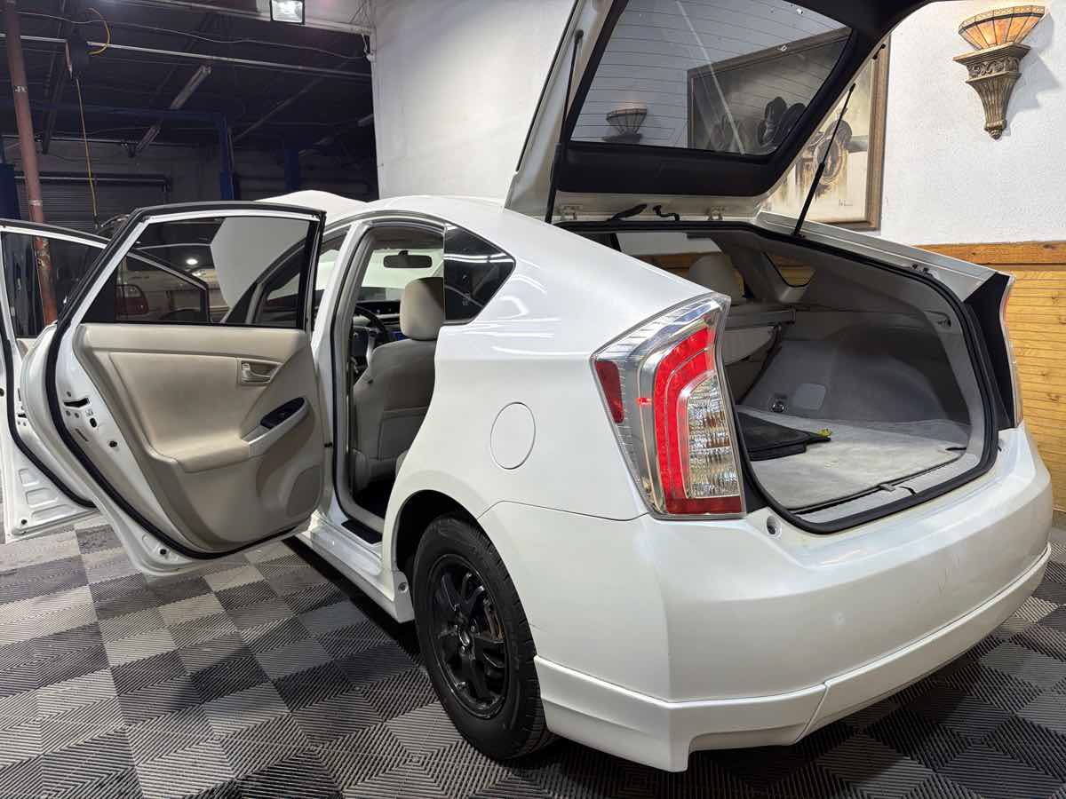Used 2012 Toyota Prius Two FWD image 11