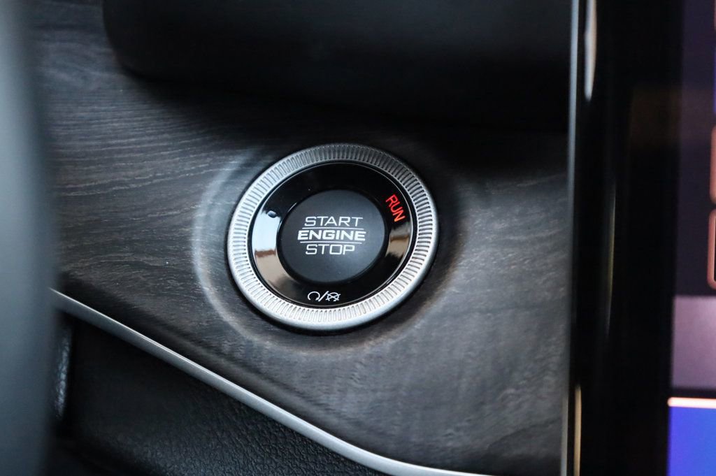 Used 2022 Jeep Grand Cherokee L Limited w/ Trailer Tow Group (B) image 31