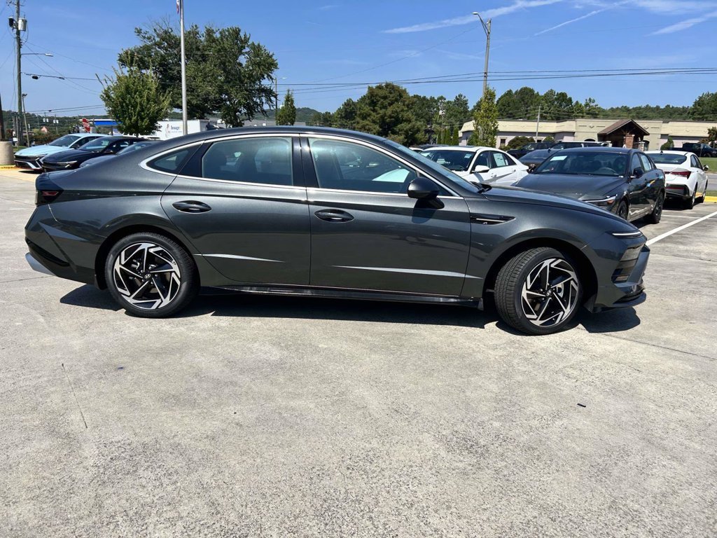 New 2026 Hyundai Sonata SEL FWD image 2