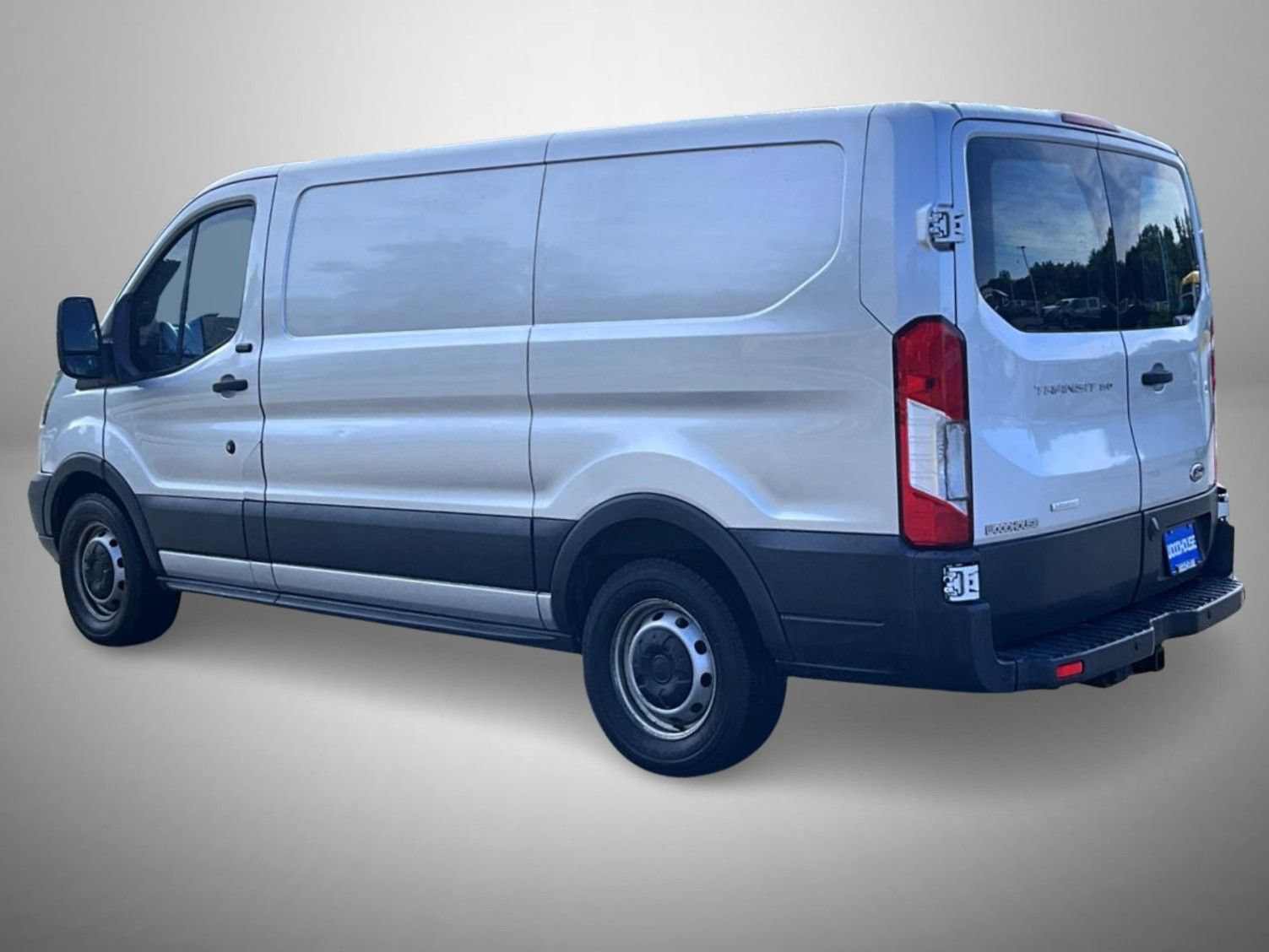 Used 2017 Ford Transit 150 130 Low Roof RWD image 7