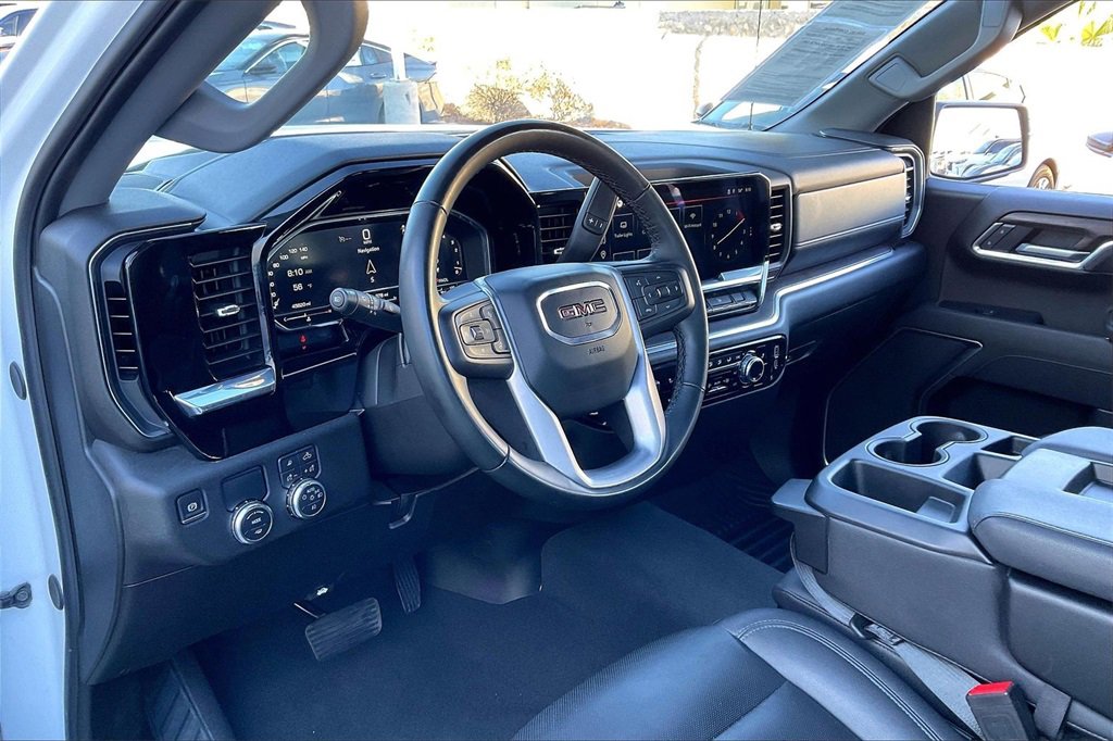 Used 2025 GMC Sierra 1500 SLT image 14