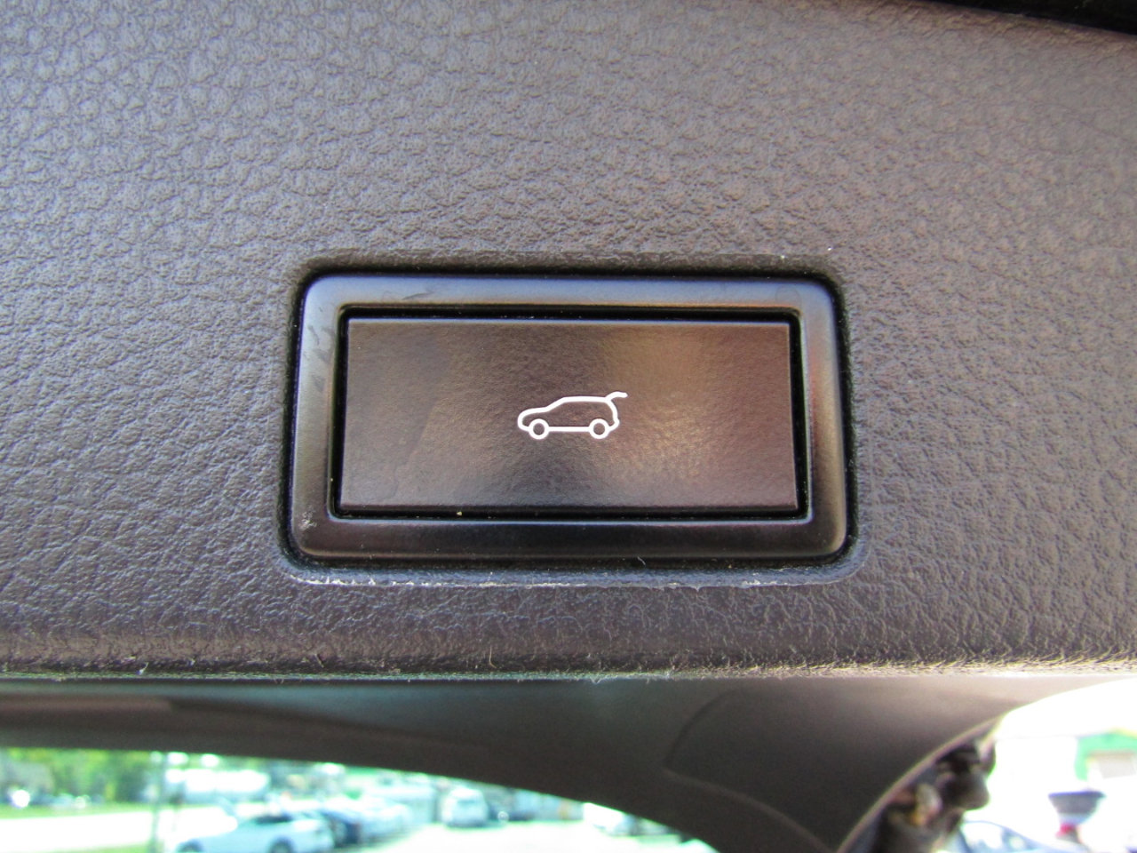 Used 2014 Volkswagen Touareg VR6 image 21