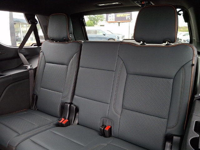 New 2026 GMC Yukon AT4 w/ AT4 Premium Package AWD/4WD image 9