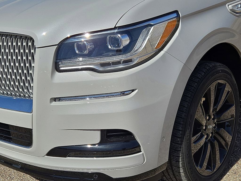 Used 2024 Lincoln Navigator L Reserve image 10