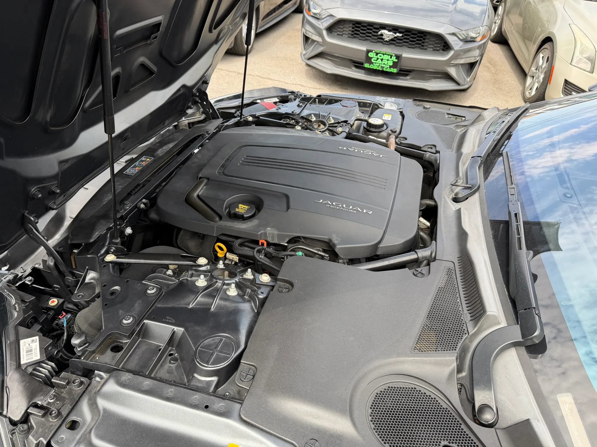 Used 2020 Jaguar F-TYPE Convertible RWD image 34