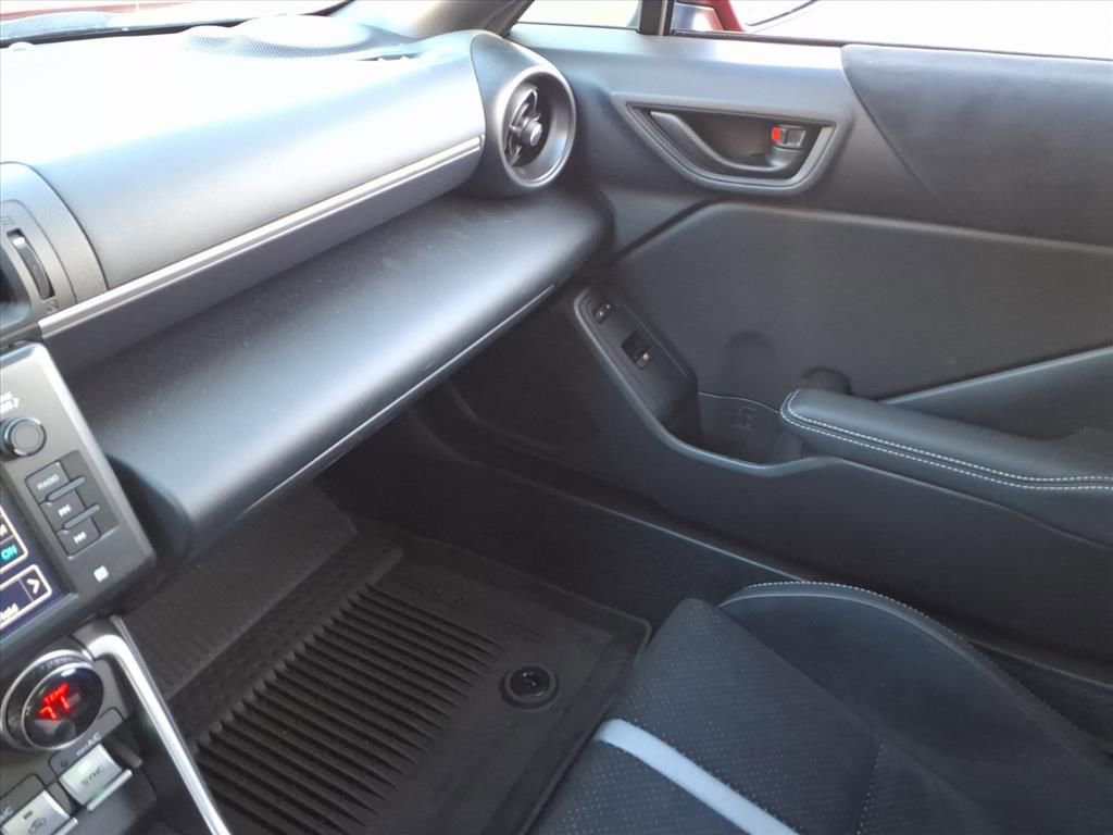 Used 2024 Toyota GR86 Premium w/ Performance Package image 25