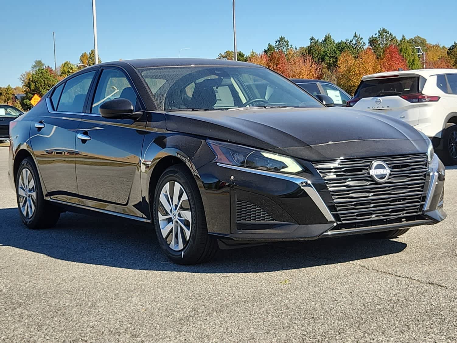 Used 2025 Nissan Altima 2.5 S FWD image 2