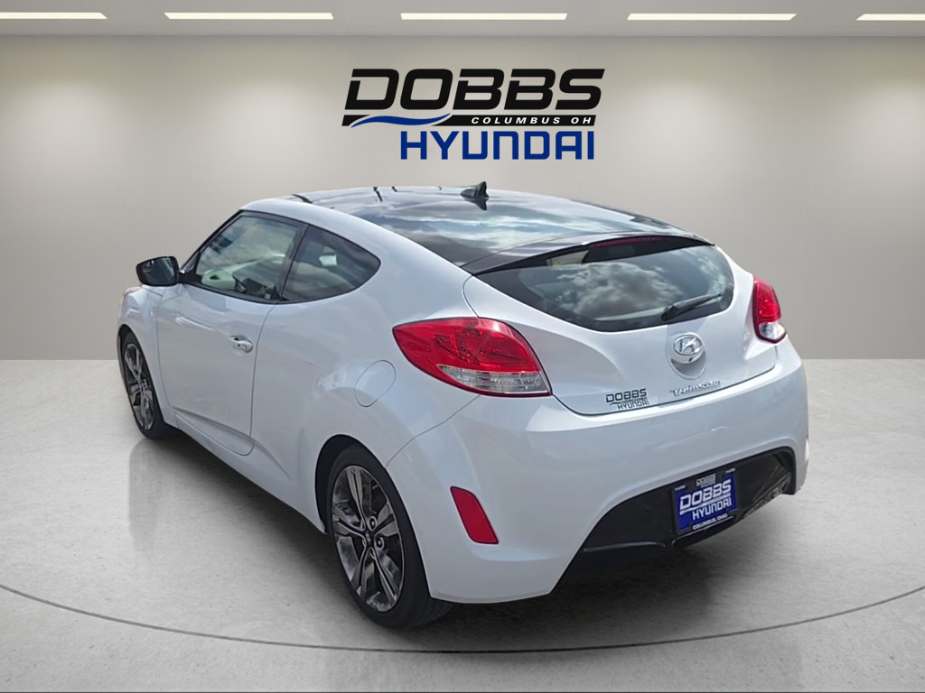 Used 2017 Hyundai Veloster Value Edition FWD image 3