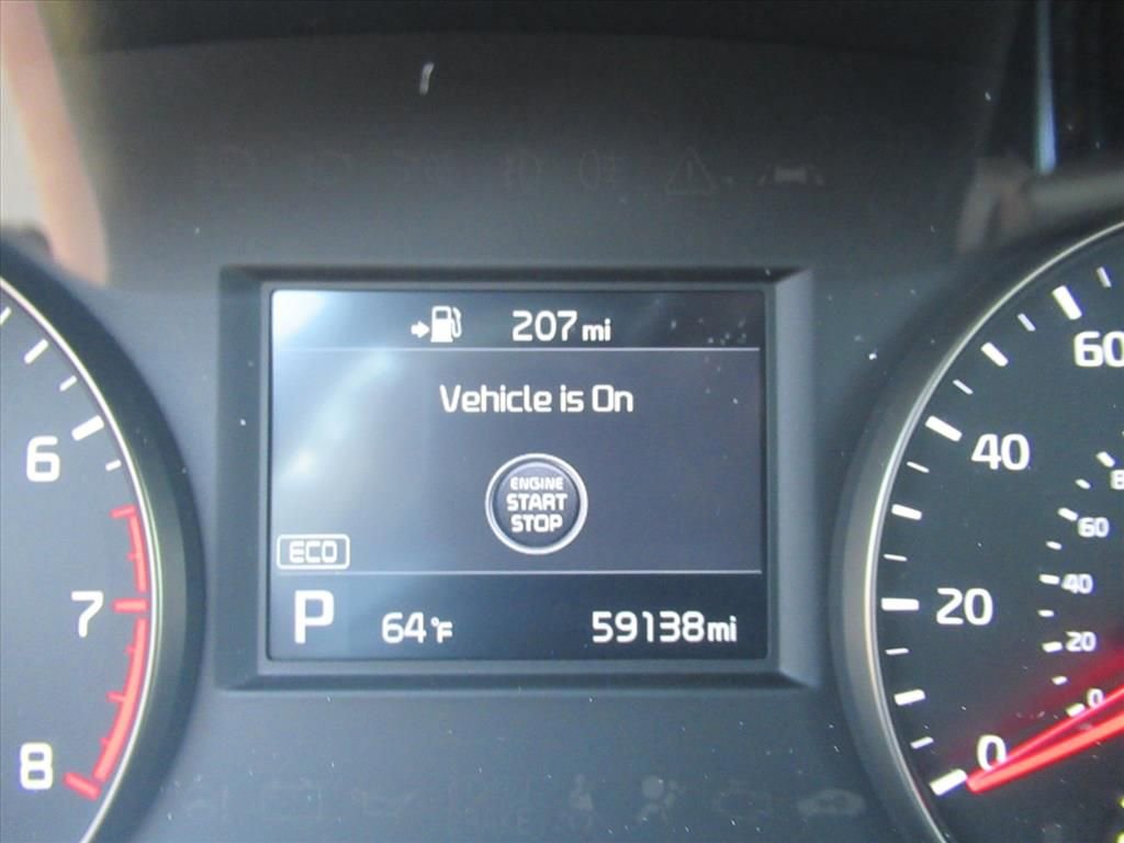 Used 2017 Kia Cadenza Premium w/ Luxury Package image 27