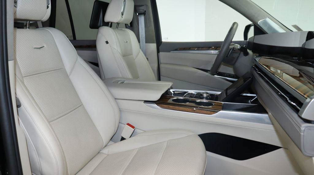 Certified 2025 Cadillac Escalade Sport Platinum AWD/4WD image 27