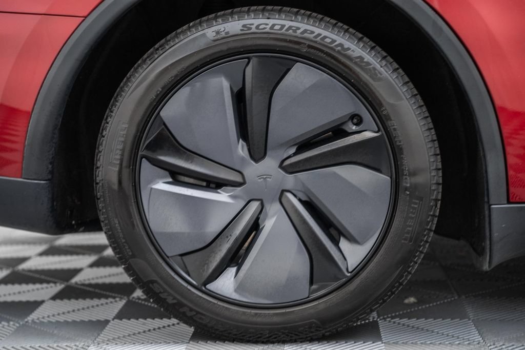 Used 2026 Tesla Model Y 2WD image 17