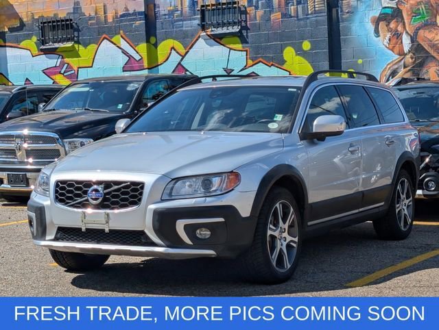 Used 2015 Volvo XC70 T6 w/ Proximity Package AWD/4WD image 4
