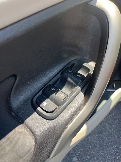 Used 2012 Ford Fiesta SE FWD image 17