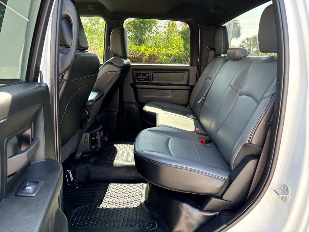 Used 2024 RAM 3500 Tradesman w/ Chrome Appearance Group AWD/4WD image 25
