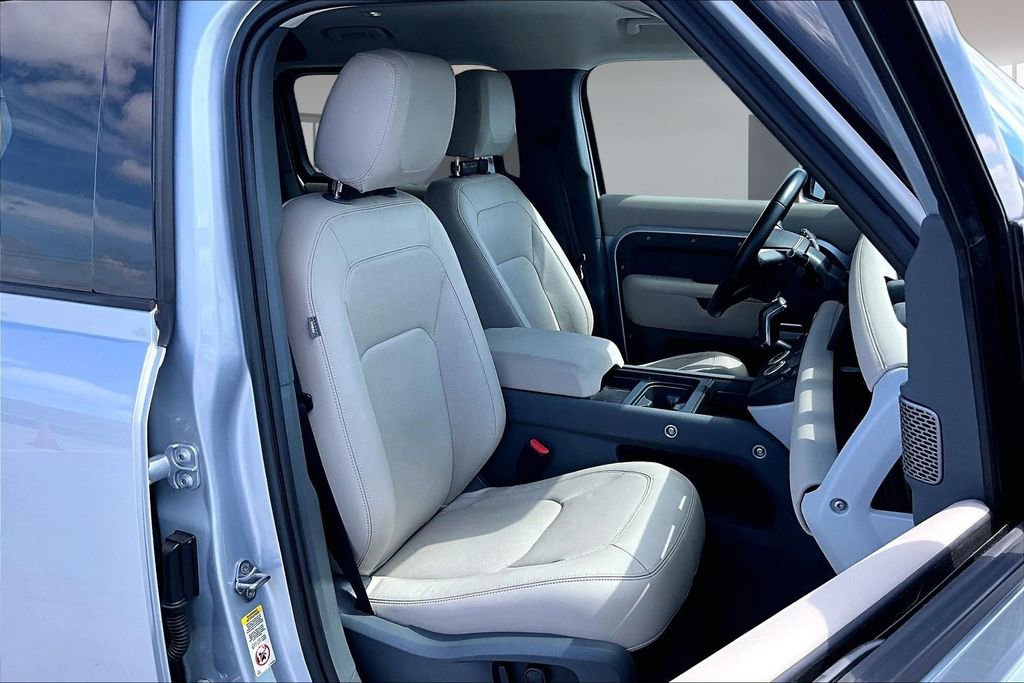 Certified 2023 Land Rover Defender 110 SE image 28