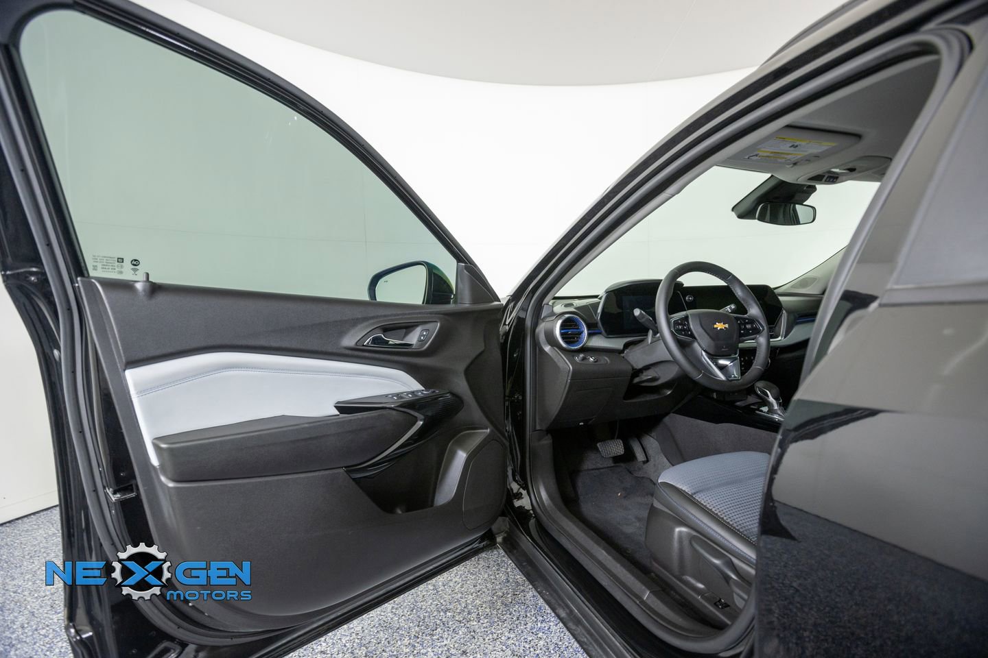 Used 2025 Chevrolet Trax LT w/ Driver Confidence Package FWD image 9