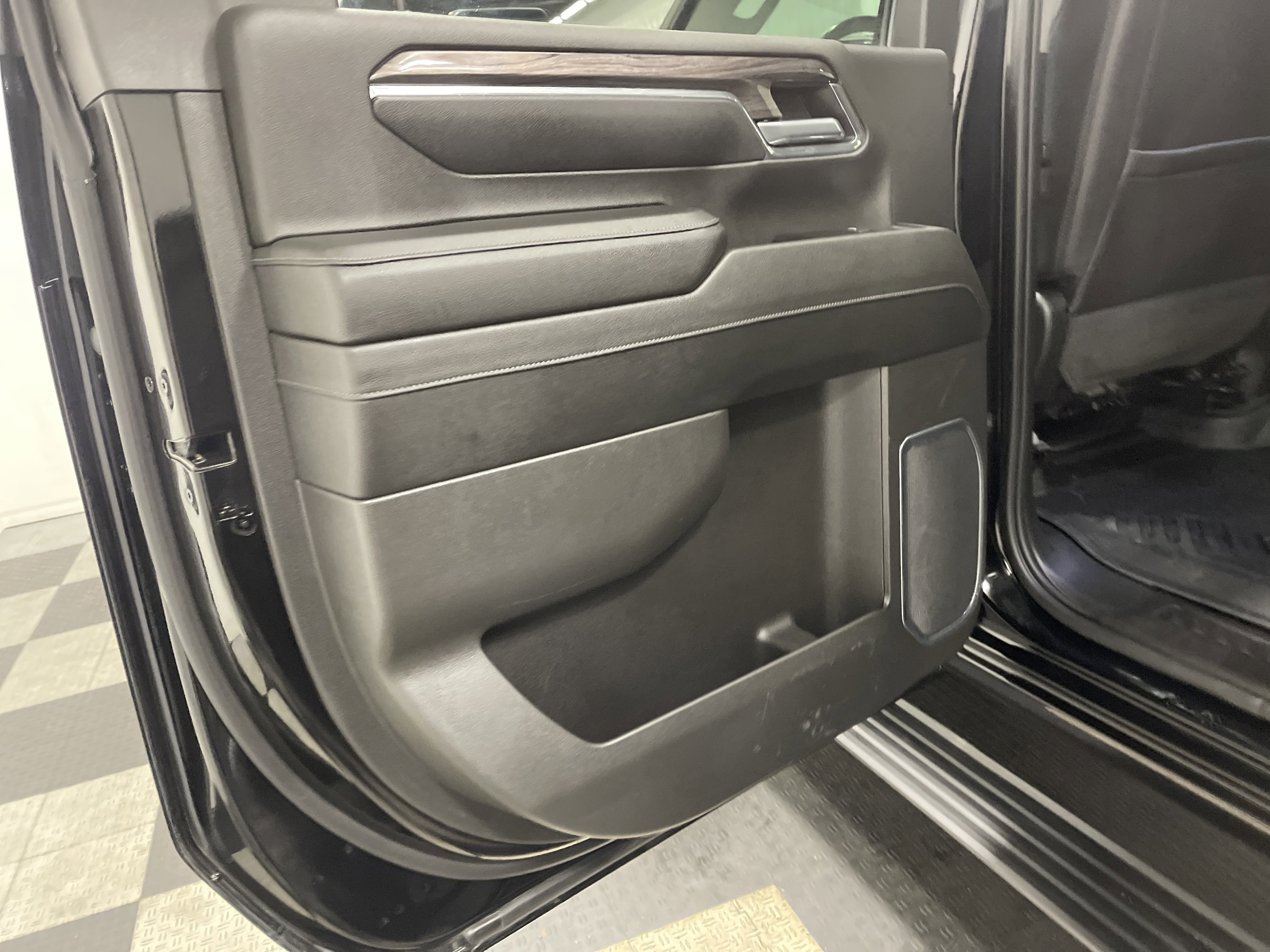 Used 2024 Chevrolet Silverado 3500 LTZ w/ LTZ Premium Package image 15