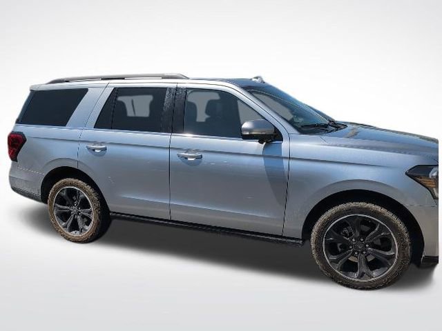 Used 2023 Ford Expedition Limited AWD/4WD image 9