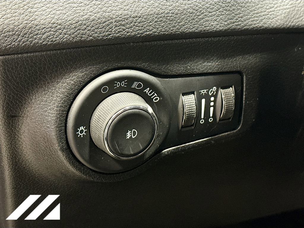 Used 2021 Jeep Compass Limited image 10