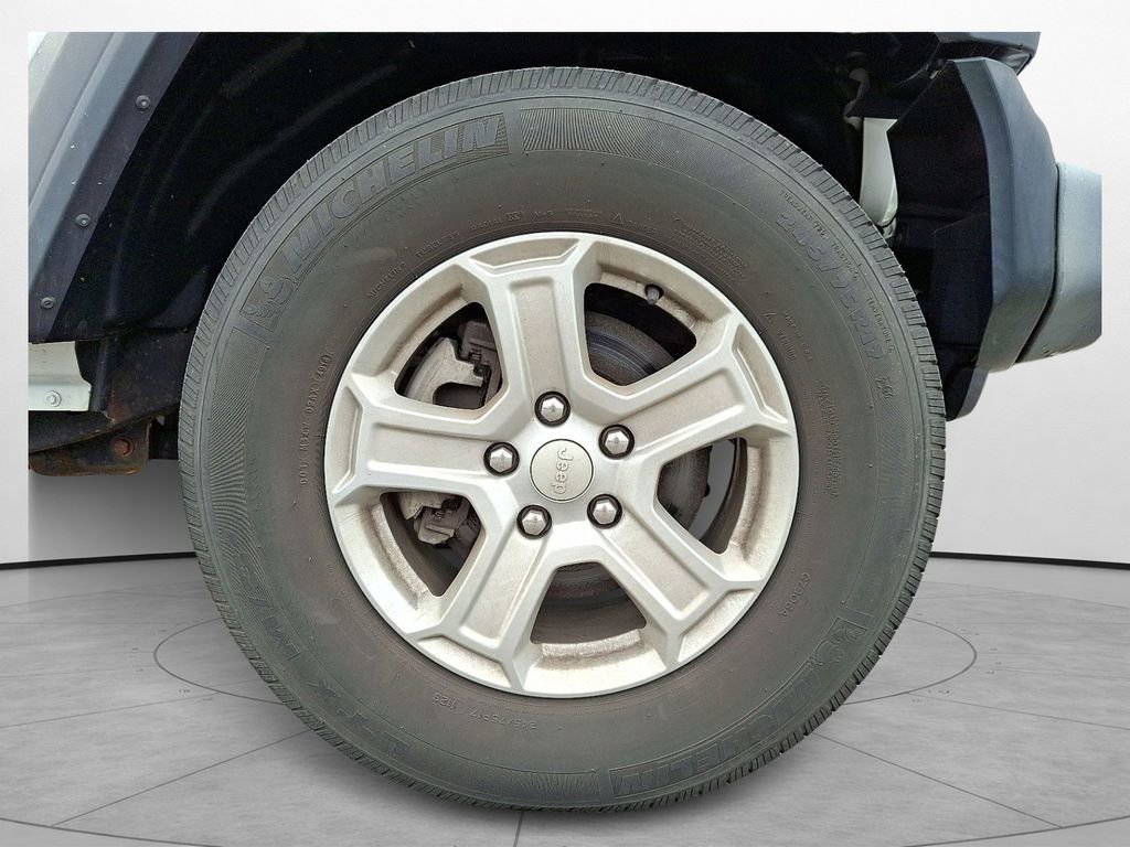 Used 2019 Jeep Wrangler Sport image 7