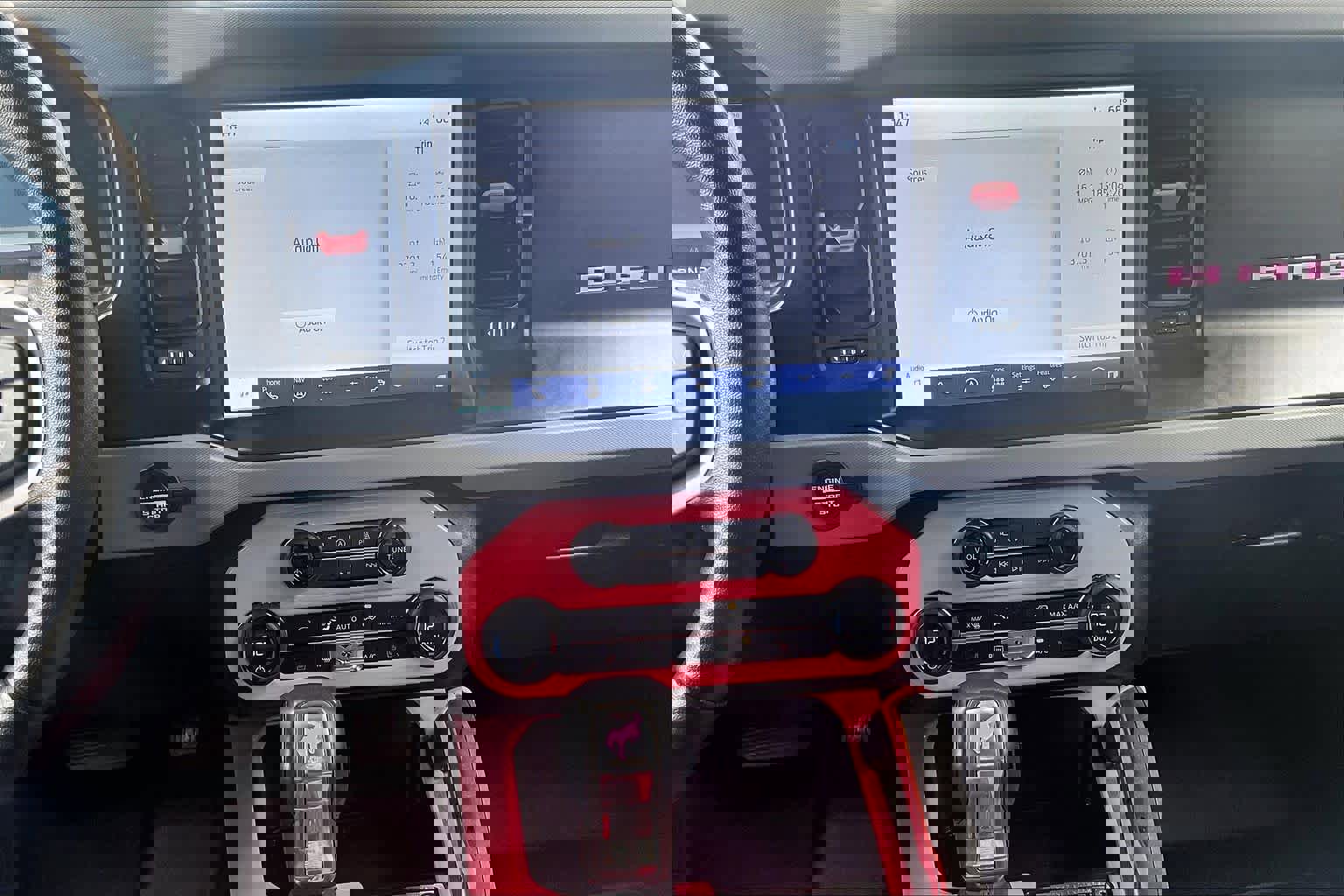 Used 2023 Ford Bronco Badlands image 7