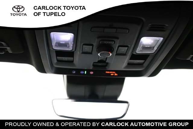Used 2024 GMC Yukon XL Denali Ultimate AWD/4WD image 39