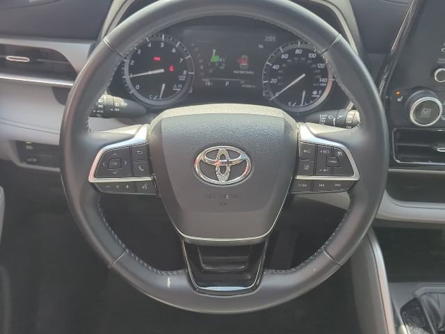 Used 2021 Toyota Highlander XLE image 8