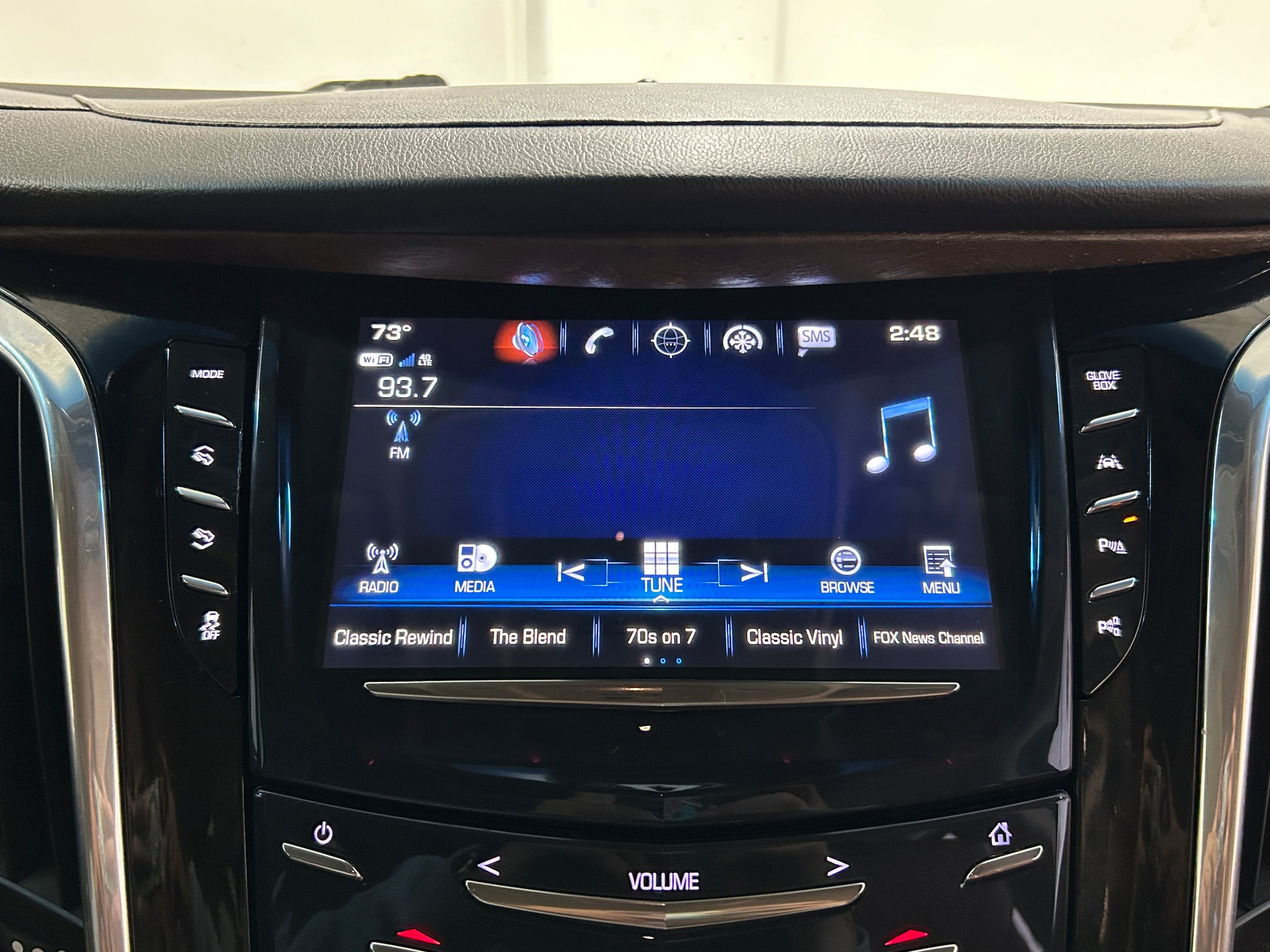 Used 2017 Cadillac Escalade Luxury AWD/4WD image 5