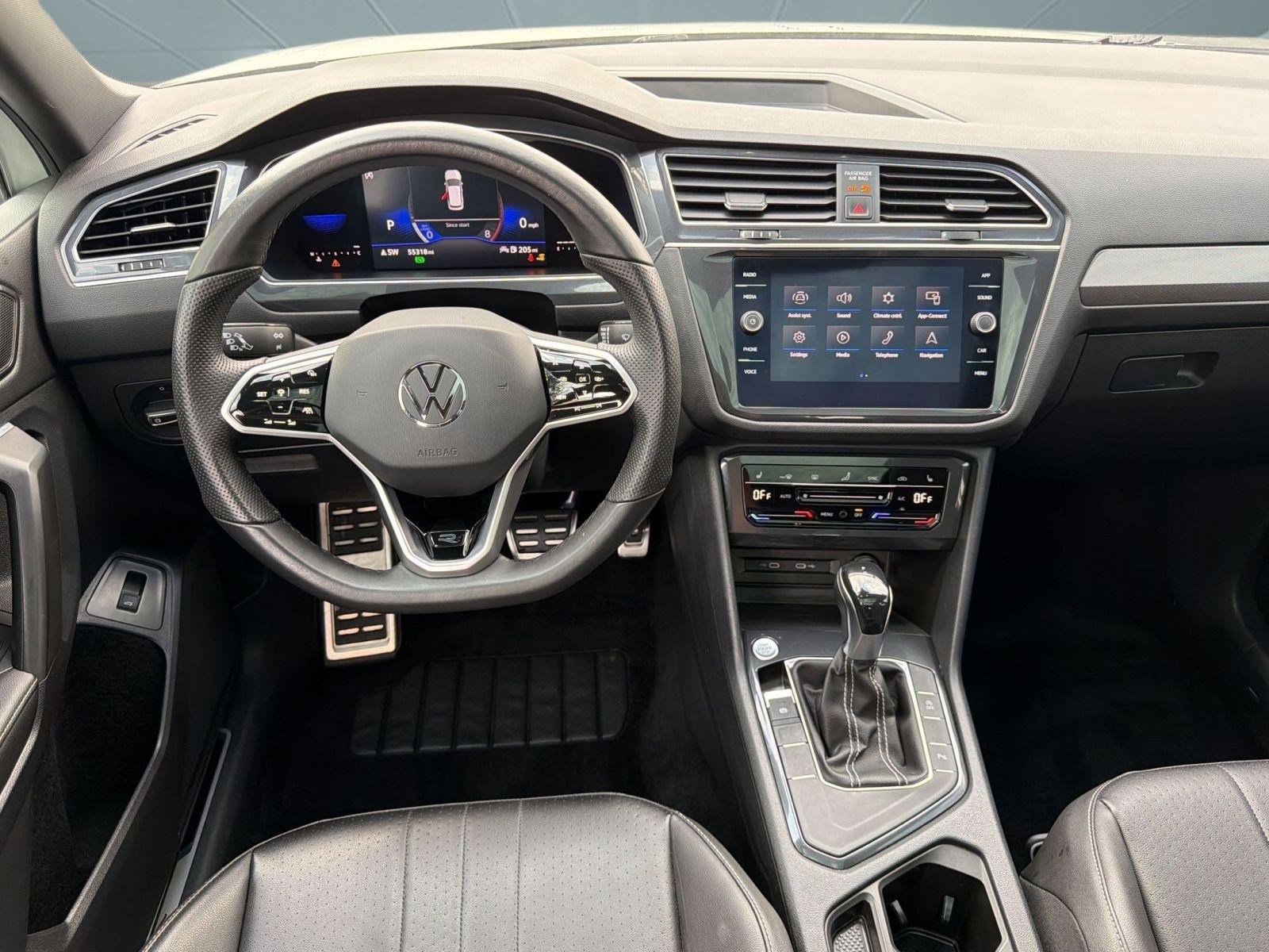 Used 2022 Volkswagen Tiguan SE R-Line image 28