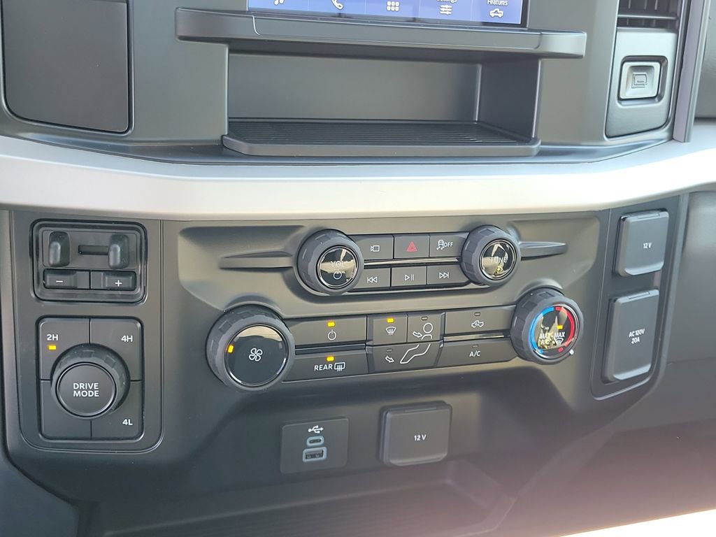 New 2026 Ford F450 XLT w/ 360-Degree Camera Package image 26